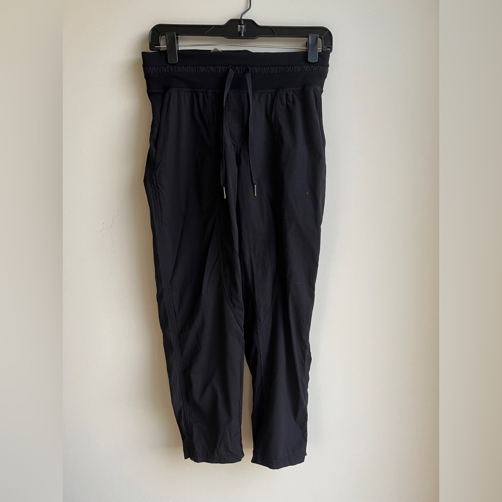 NWOT Dance Studio Crop 25"